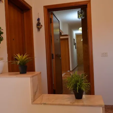 לינה וארוחת בוקר Fontanarossa Airport -private Parking- קטאניה